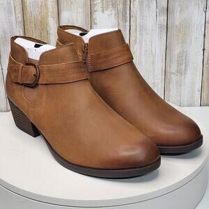 NEW - Clarks Women's Collection Charlten Rae Boots - Size 9.5 M